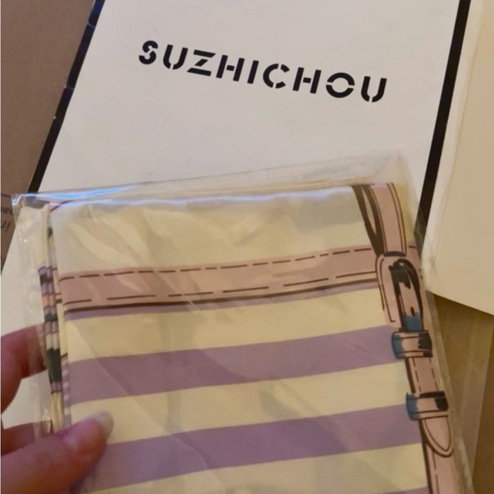 Suzhichou Satin Equestrian Scarf